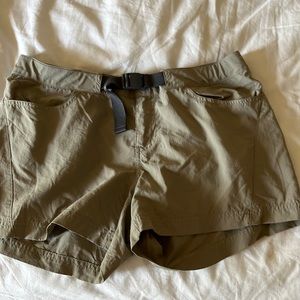Columbia Omni-Shade Sun Protection Omni-Wick Built In Belt Beige Kaki Shorts M